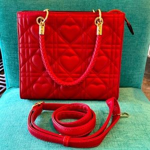 New red hearts purse